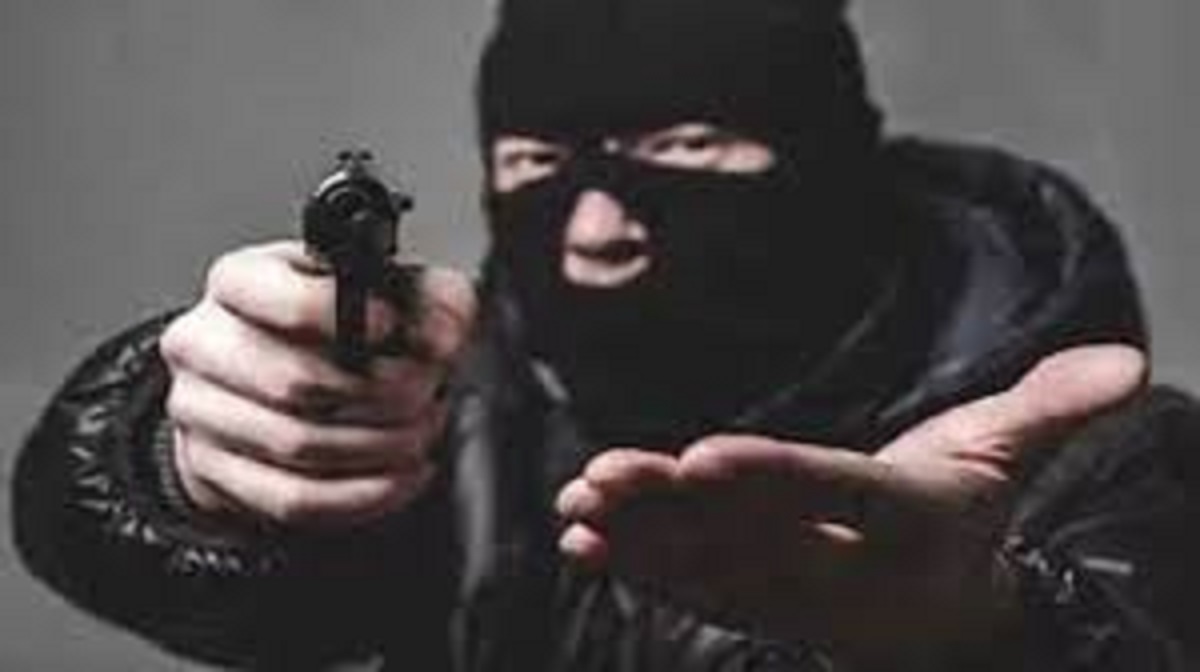 employee as conspirator 85 lakh rupees looted from businessman in chandigarh