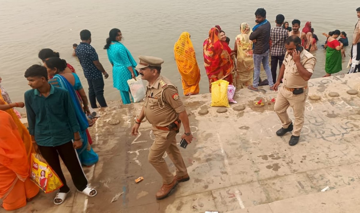 tragedy in ghazipur two drown in ganga during chhath puja rituals