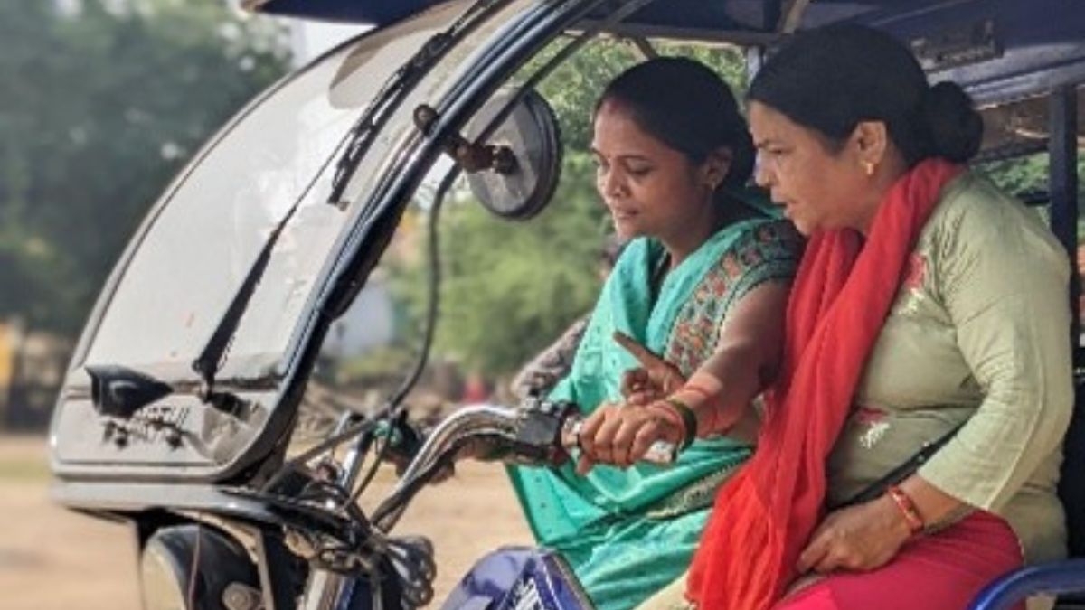 with support of yogi government villagers are transforming challenges into development women are taking important decisions from operations to financial management