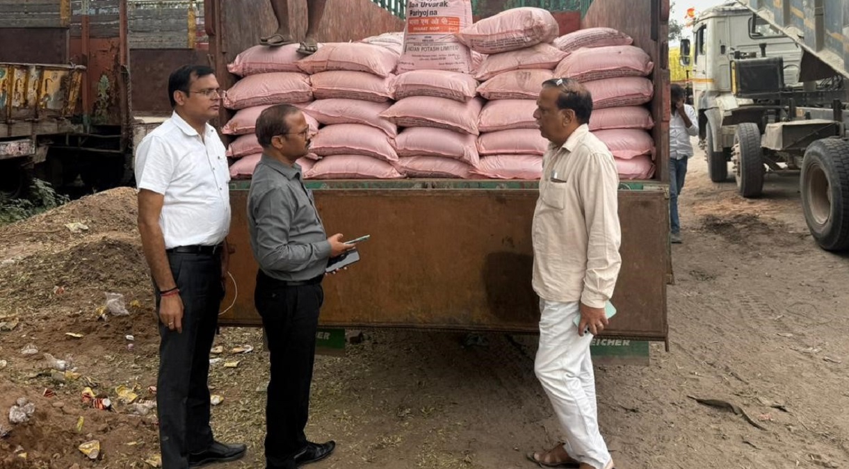 fake fertilizer seized in bulandshahr district agriculture department action