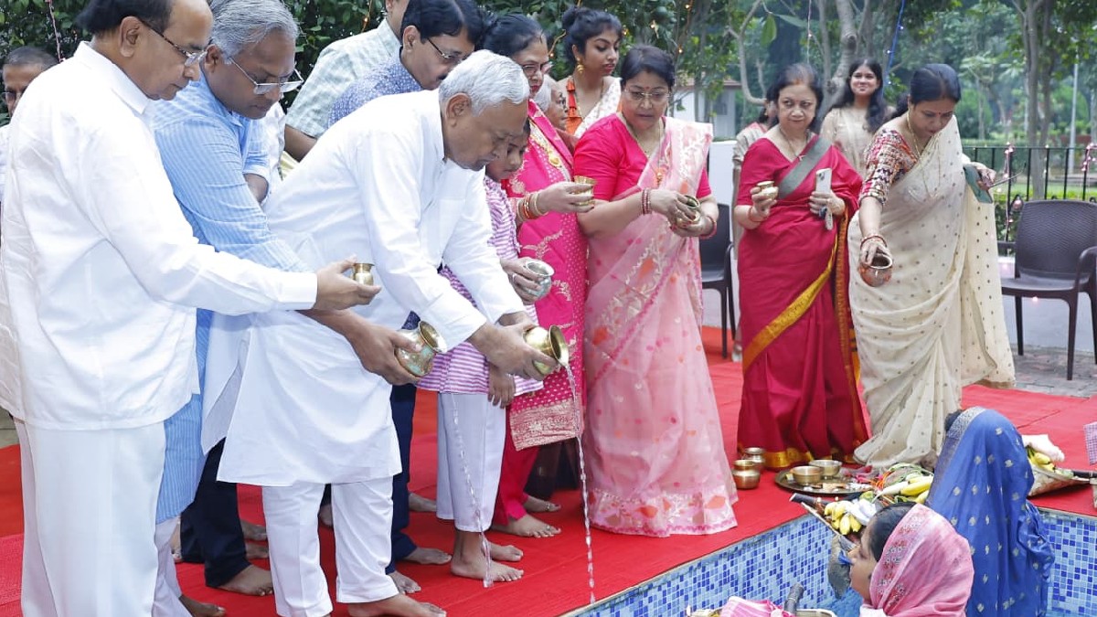 chhath puja 2025 day 3 live update sandhya arghya time puja vidhi and photos