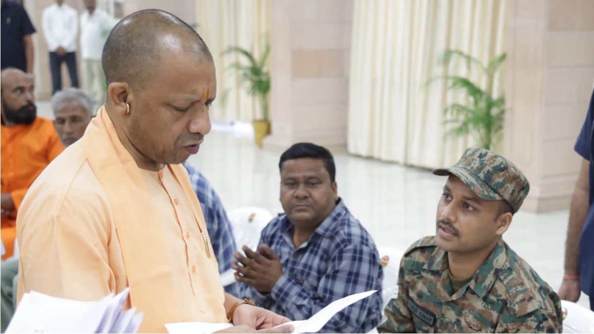 mukhyamantri janta darshan in lucknow cm says problem of everyone will be solved