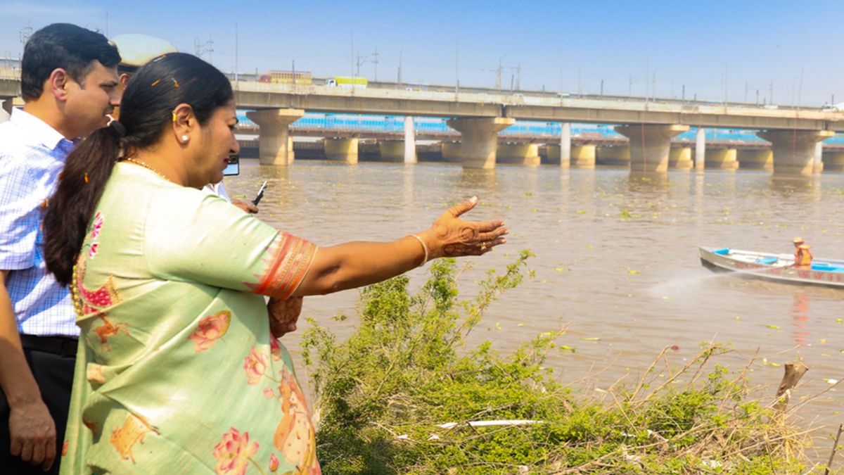 chhath puja in delhi yamuna ghats decked with grandeur and security