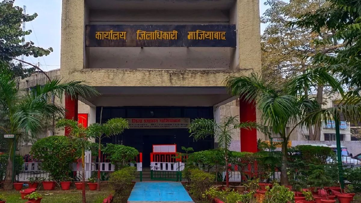 ghaziabad 63yearold land acquisition file stolen from collectorate