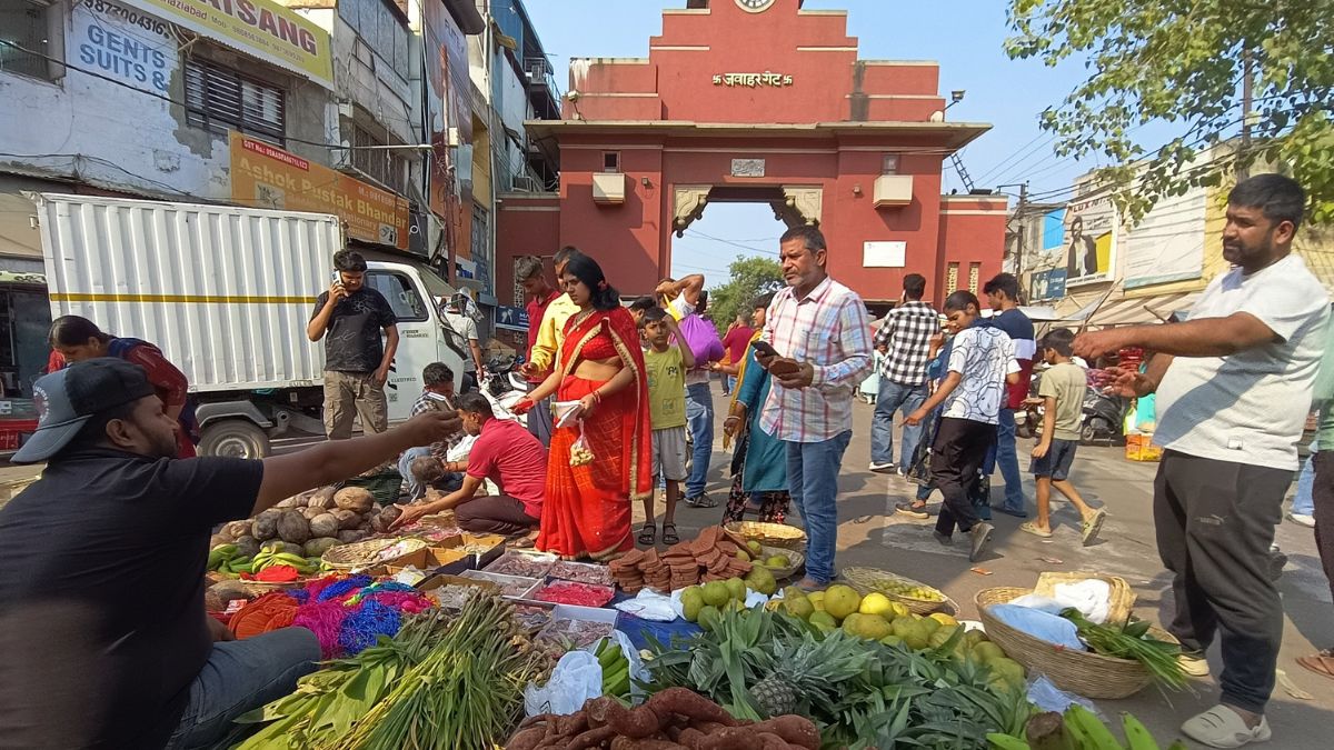 chhath puja price hike ghaziabad sees soaring fruit vegetable costs