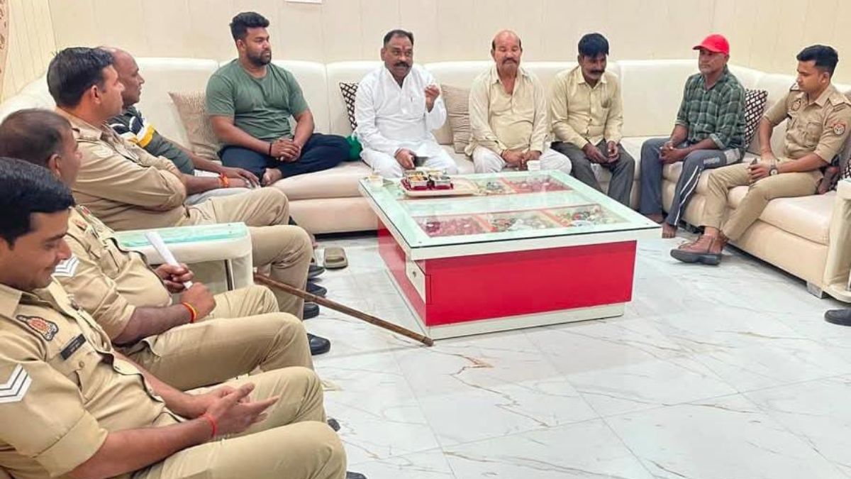 farmer leader detained police action in garhmukteshwar