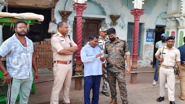 Jamtara News: झारखंड के जामताड़ा में प्रतिबंधित मांस मिलने पर होटल सील, एक गिरफ्तार
