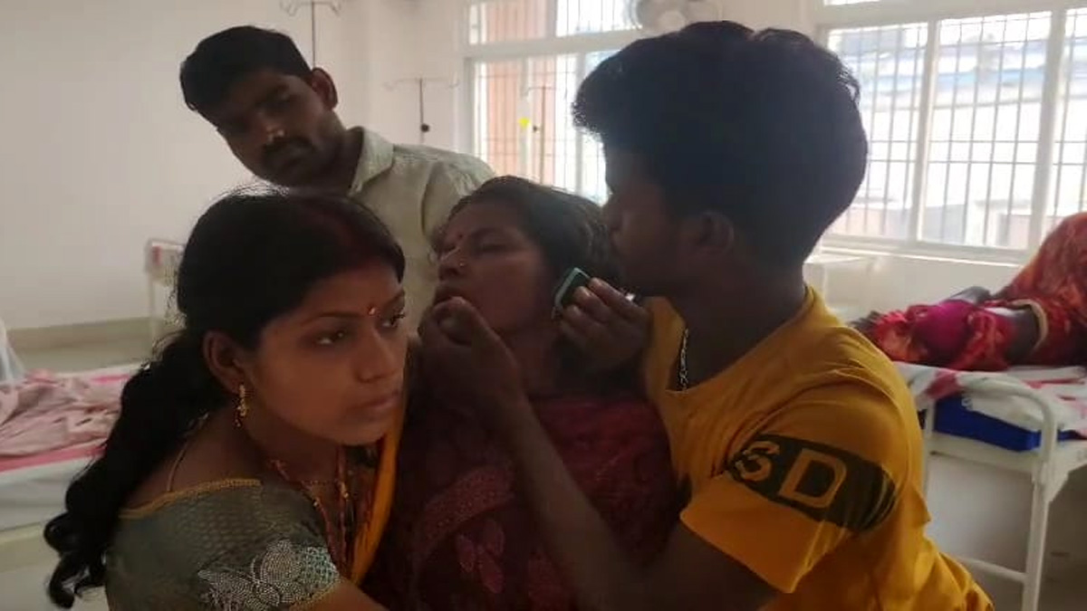 womans exorcism in hospital emergency ojha reads mantra from mobile