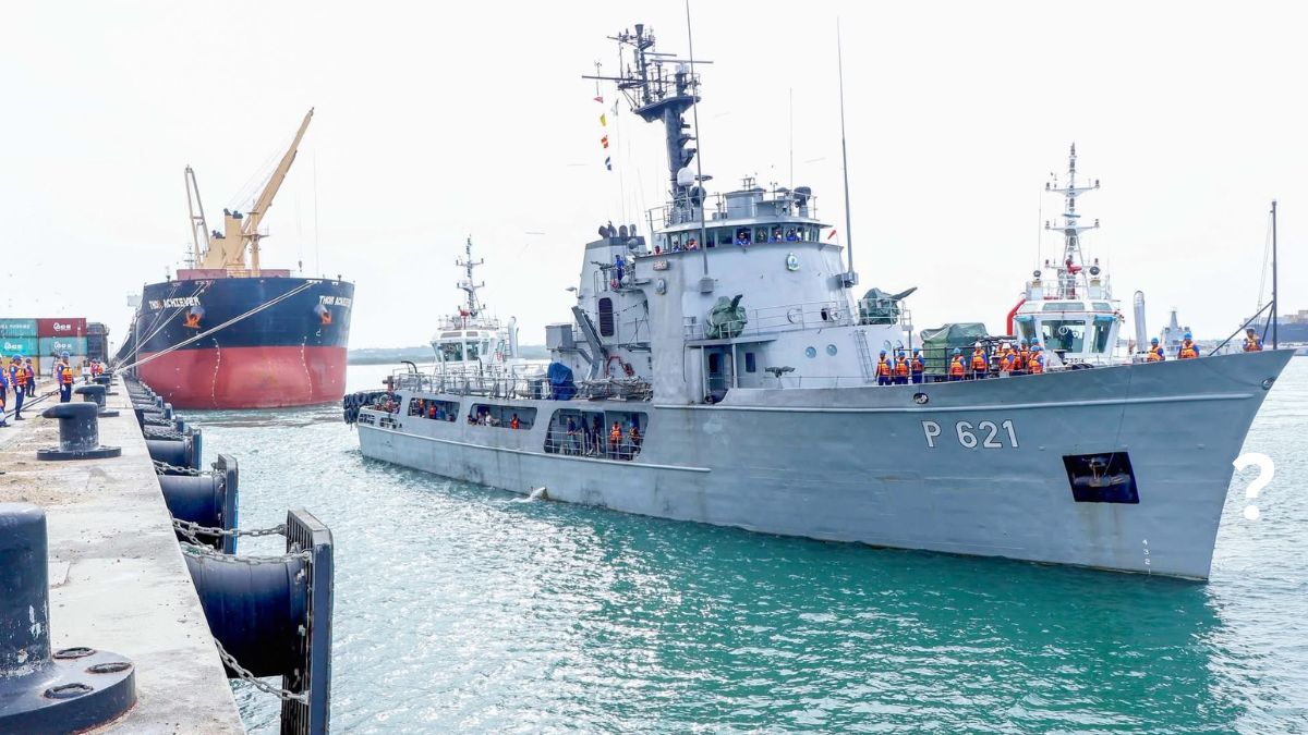 sri lankan navy rescues 14 from merchant ship including 9 indian sailors