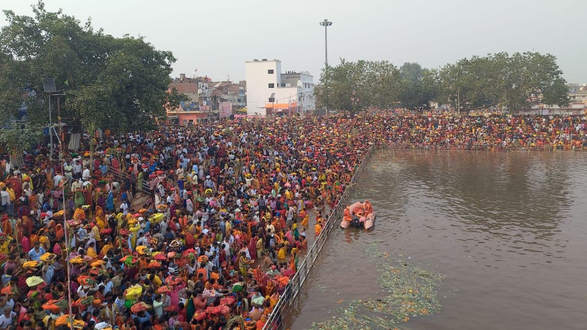 dev chhath puja over 1 million offer prayers to sun god