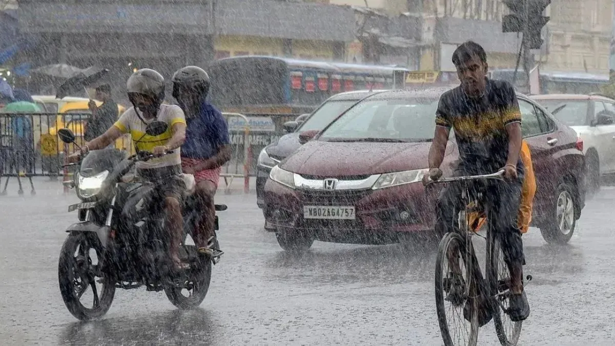 चक्रवात मोंथा से बदलेगा देश का मौसम, अगले 5 दिन इन राज्यों में बारिश की चेतावनी; आया IMD का अपडेट
