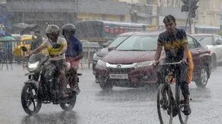 देश का एक बड़ा हिस्सा बारिश और तेज हवाओं की चपेट में रहेगा (फाइल फोटो)