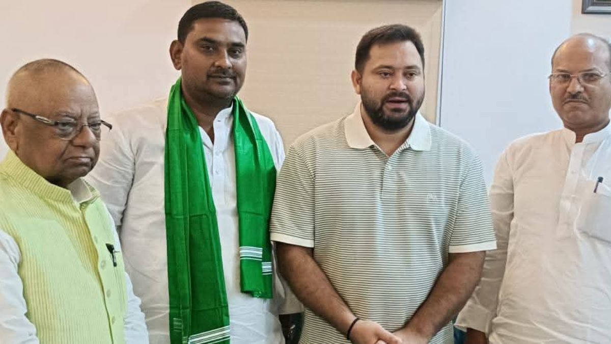 ex mla maheshwar yadav joins rjd with son after jdu expulsion