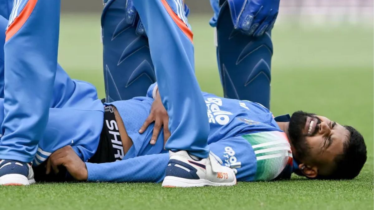 shreyas iyer admitted in icu sydney suffered rib injury spectacular catch to dismiss alex carey led to internal bleeding