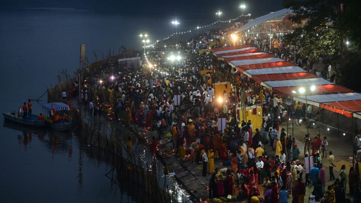 bihar elections 2025 delhi chhath puja ghats influence on voters