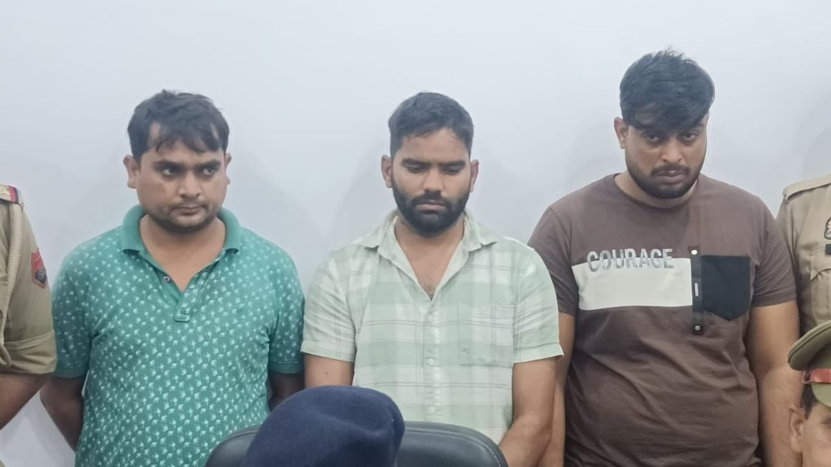 atm debit card fraud three arrested in modinagar