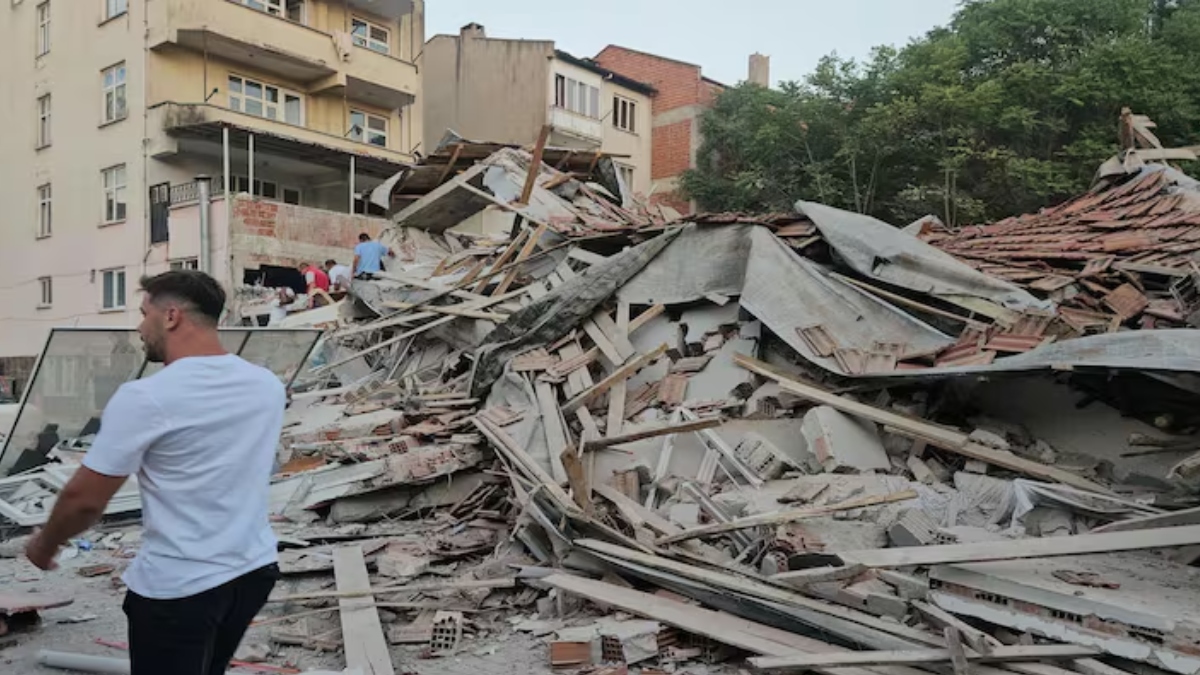 6 magnitude earthquake jolts turkiye causing panic collapse of several buildings