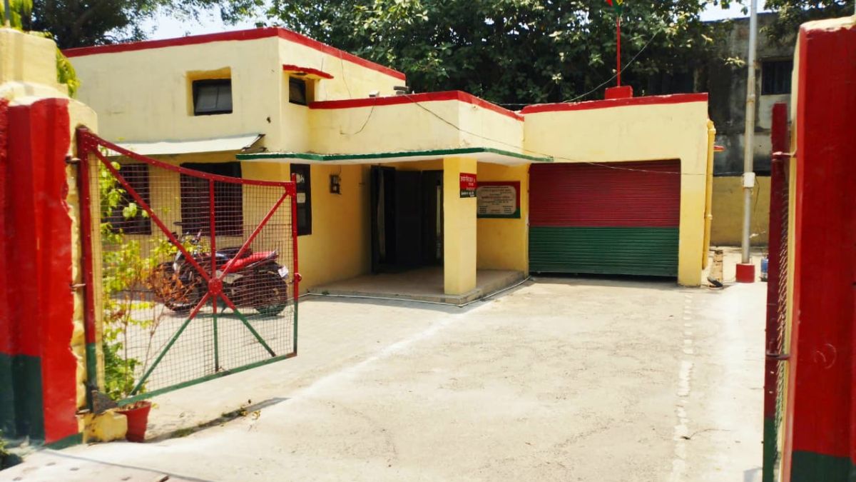 high court stays eviction of sp office in moradabad kothi number4 case