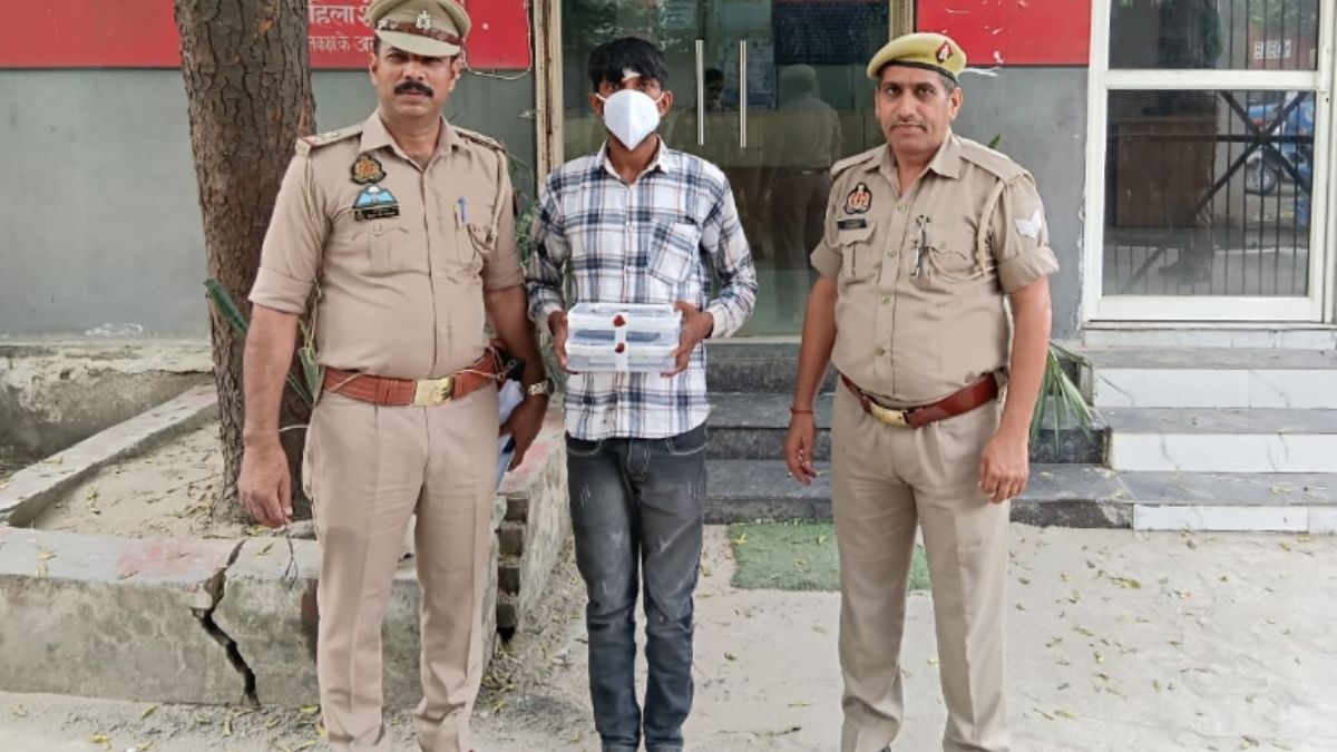 noida police arrests robber using knife in isolated areas