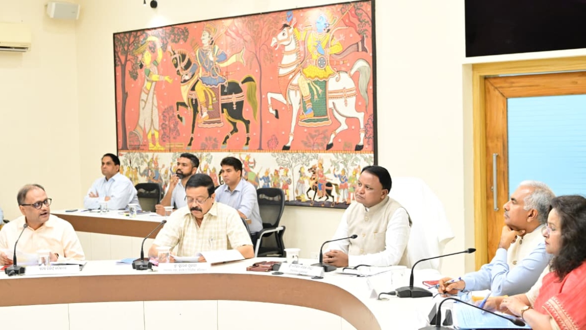 odisha government prepares for cyclone montha cm focuses on zero casualties