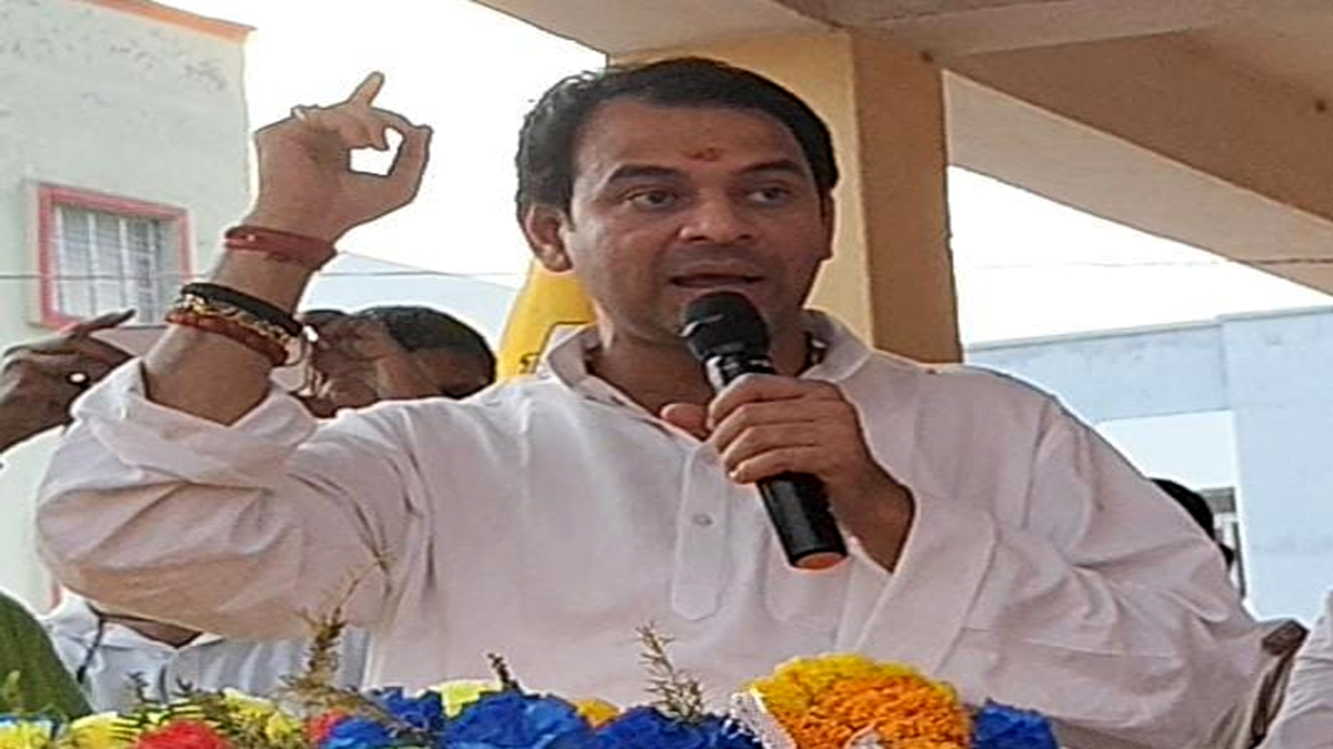 bihar elections tej pratap yadav claims jan shakti janta dal is lalu yadav real party not tejashwi yadav rjd