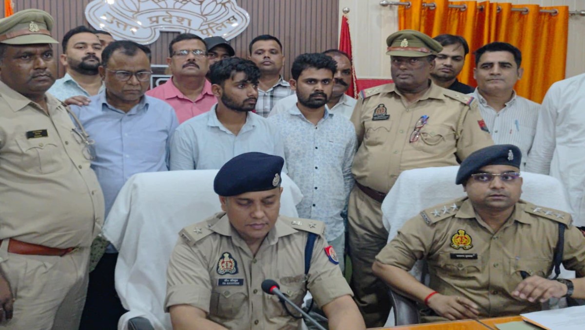three members of an inter state mdma smuggling gang arrested rs 110000 recovered