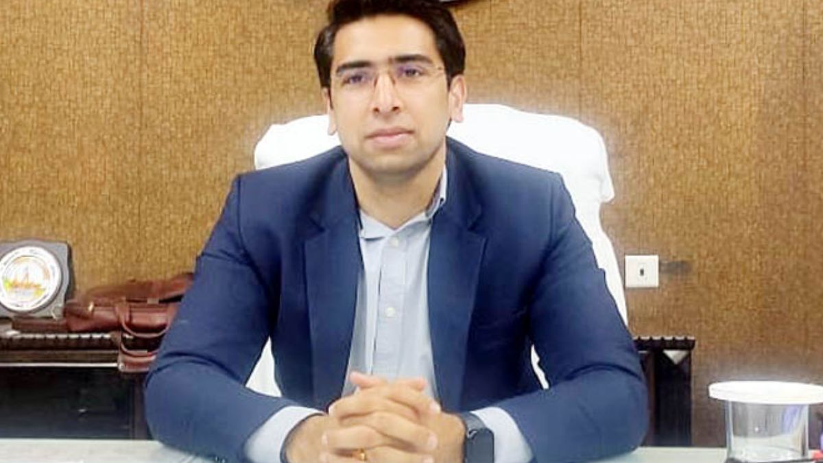 ias transfer atul vats appointed hathras dm adm admin ranvijay singh also tranferred