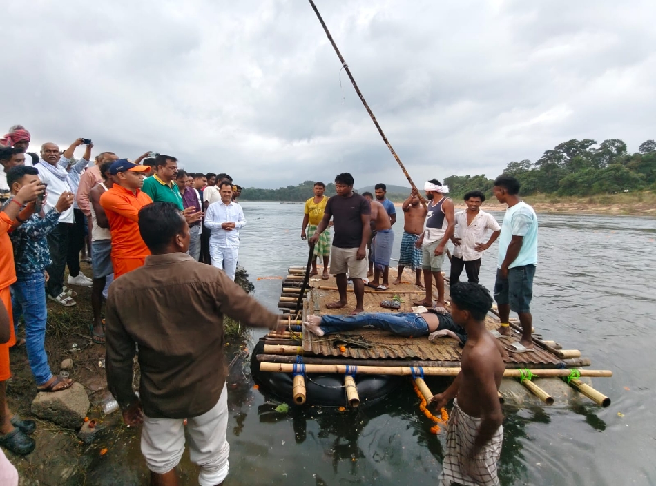 tragedy at chhath puja father and son drown saving nephew