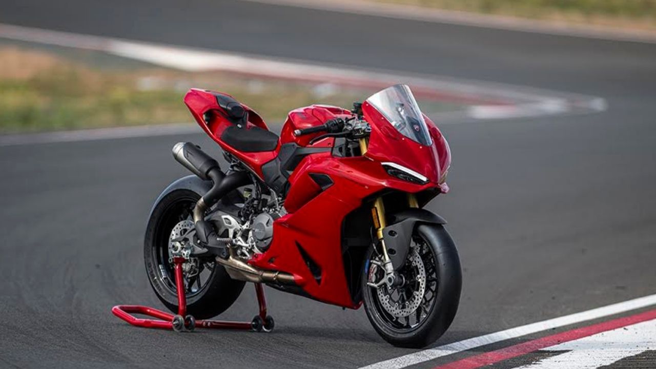 ducati 2025 panigale v2 launched at 19 lakh 12 thousand lightest twin cylinder ever with 120 hp engine