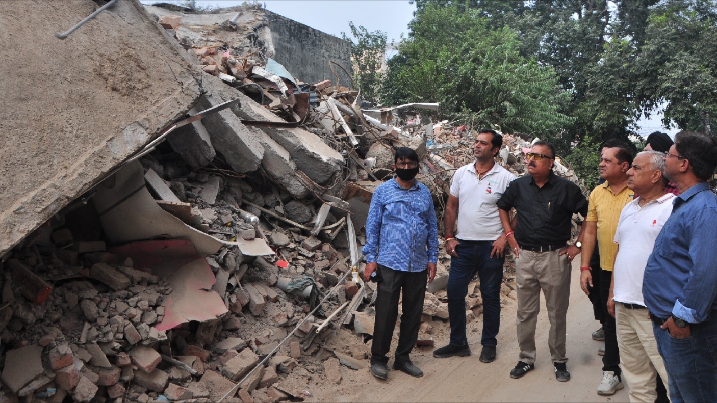 meerut central market shop demolition leaves traders distraught