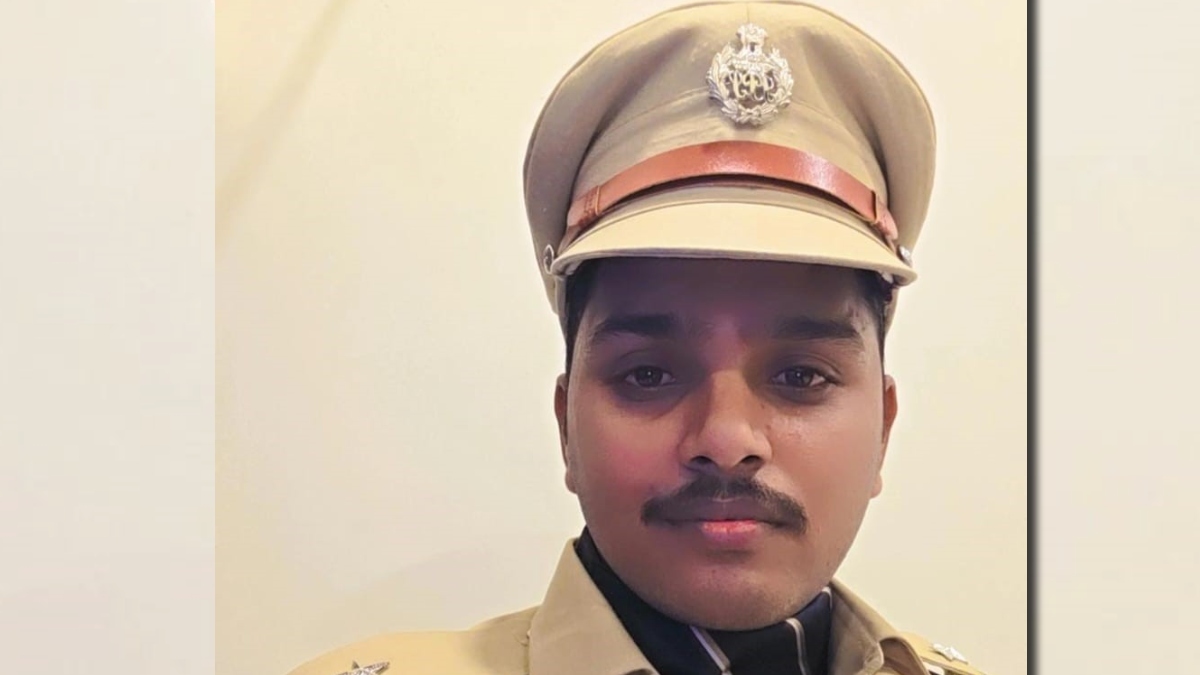 fake ips officer con aurangabad woman subinspector of 14 lakhs