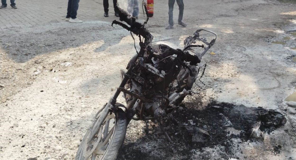 motorcycle catches fire due to short circuit near awahdevi