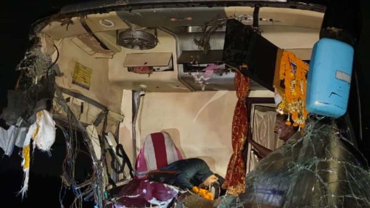 odisha bus accident driver and conductor dead 10 injured near jaleswar