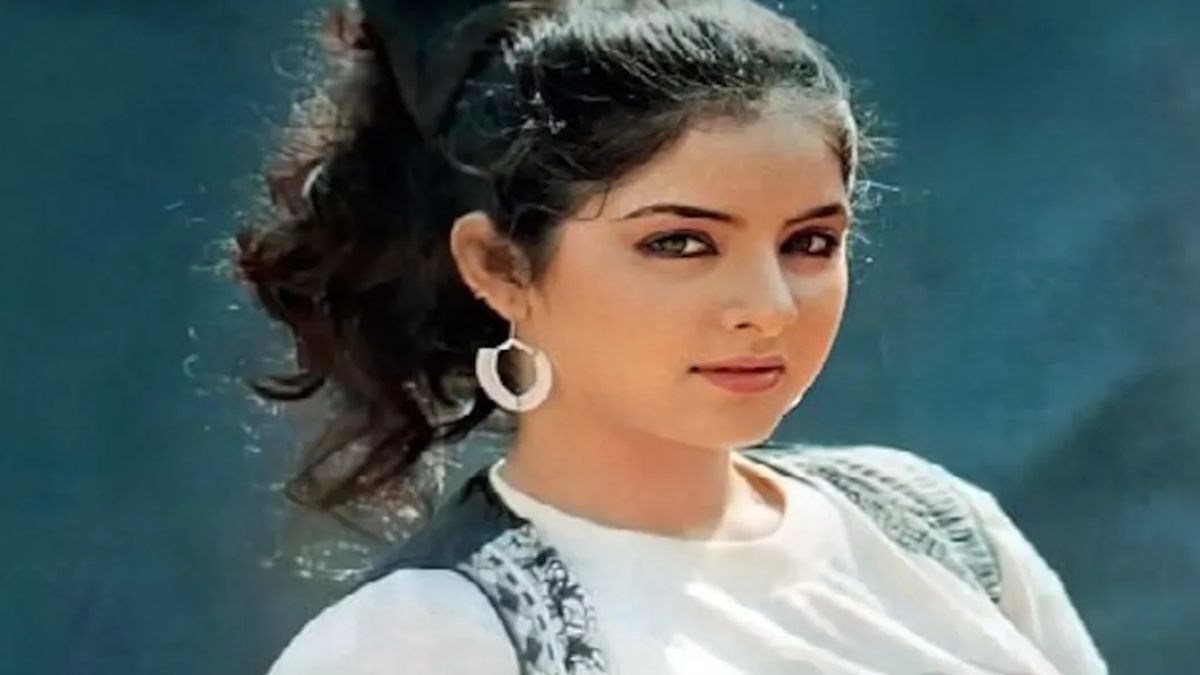 divya bharti cousin sister kainaat arora flop in acting but more than hot her elder sister