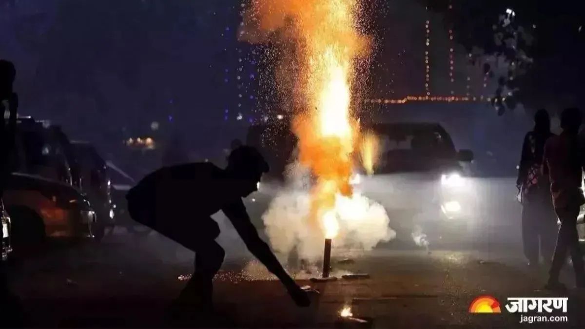 muzaffarpur news 19 injured in carbide firecracker explosion corneas burnt