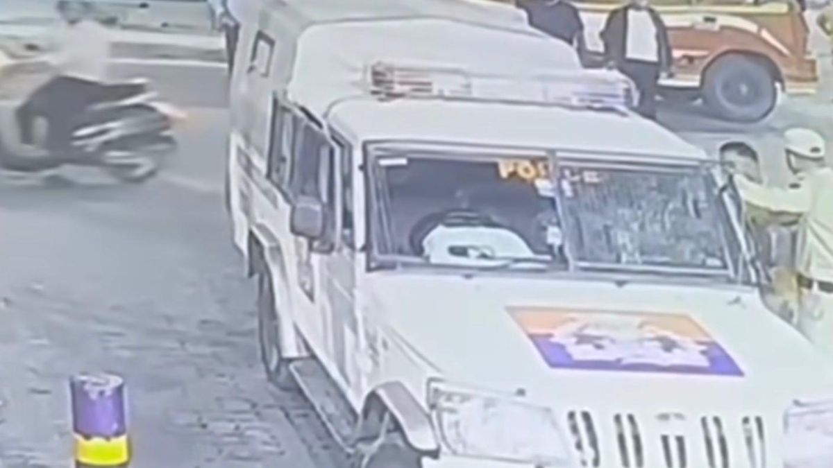 a policeman slapped a petrol pump attendant in jammu after he stopped him from parking his car cctv footage of the incident went viral