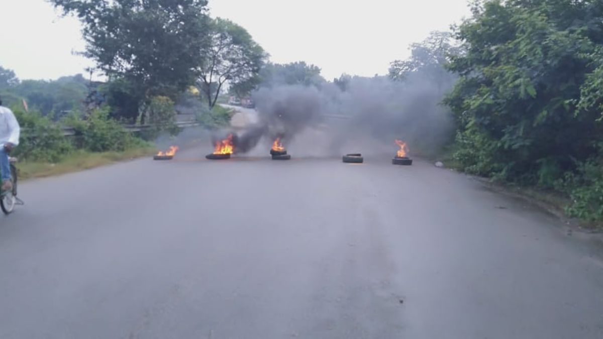 kolhan bandh impact bus services suspended schools closed arson reported