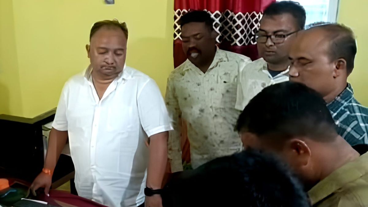 odisha gst officer arrested for bribery vigilance raid