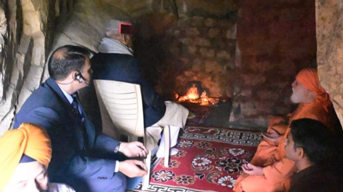 former president kovind meditates at mahavatar babaji cave