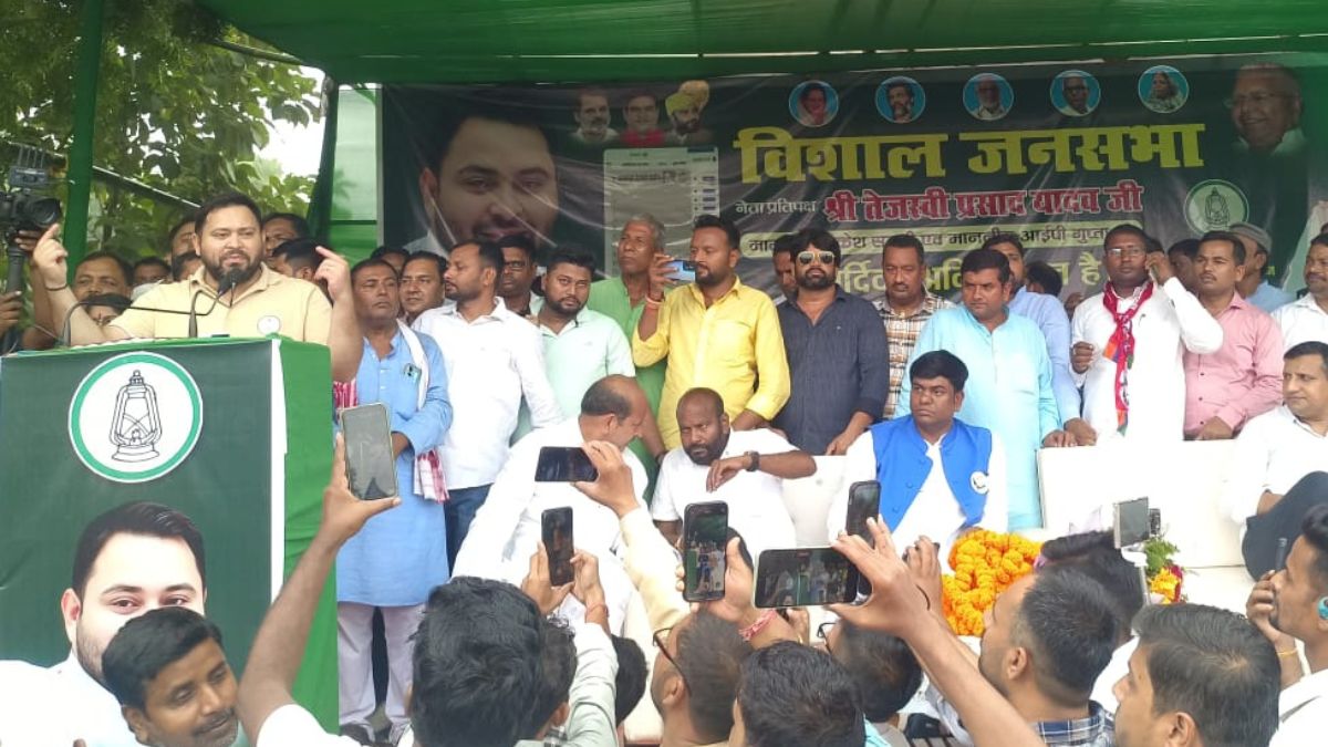 tejashwi yadav claims lalu furthered karpoori thakurs fight