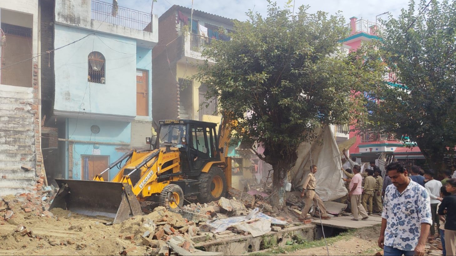 bareilly antiencroachment drive near dhopeshwar nath temple
