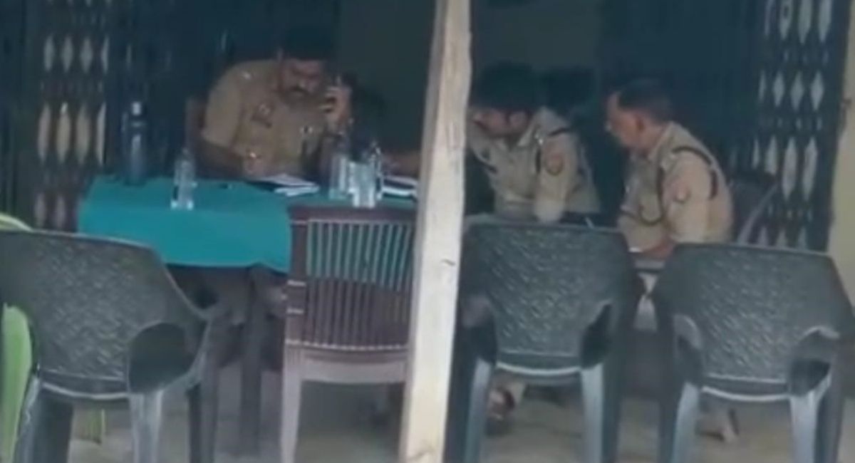 up police crackdown 25 booked in gorakhpur red and ak 47 gang case