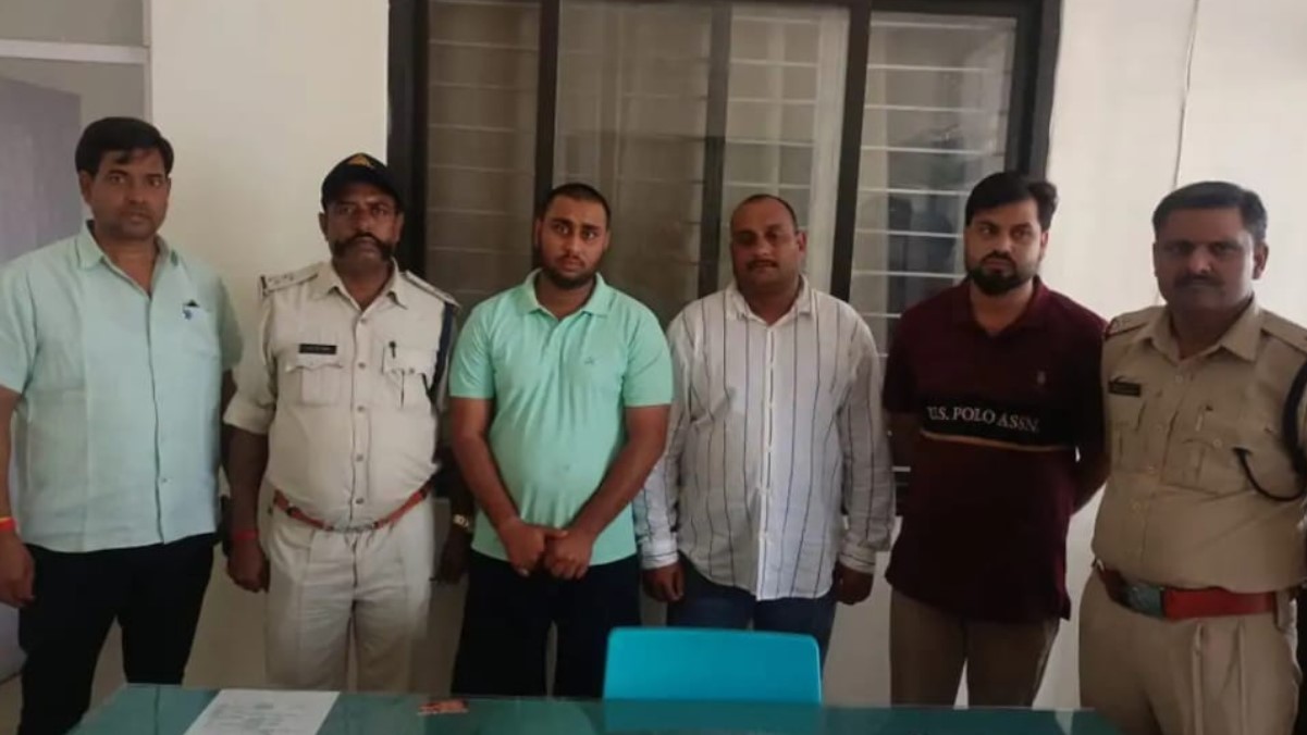 sonbhadra fake chief secretary calls collector for school contract arrested