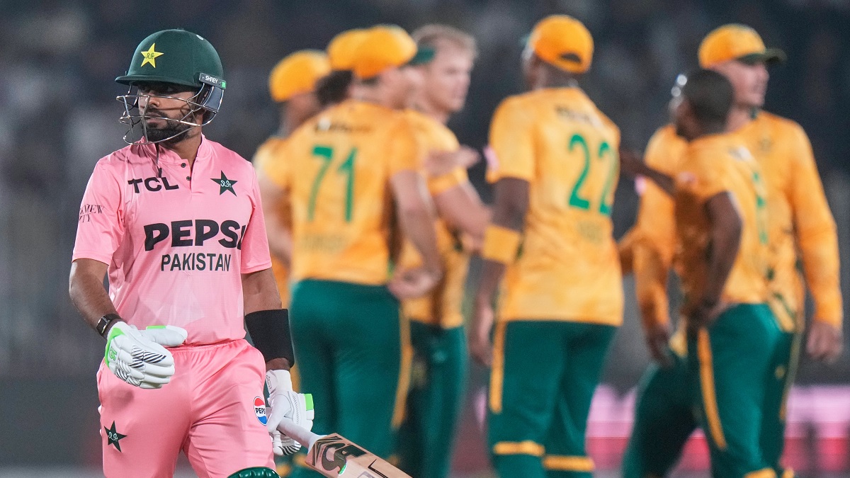 south africa beat pakistan in 1st t20i by runs rawalpindi babar azam salman agha donovan ferreira