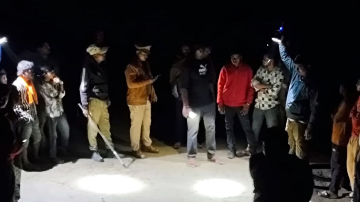 bahraich boat capsizes 24 missing rescue operation underway