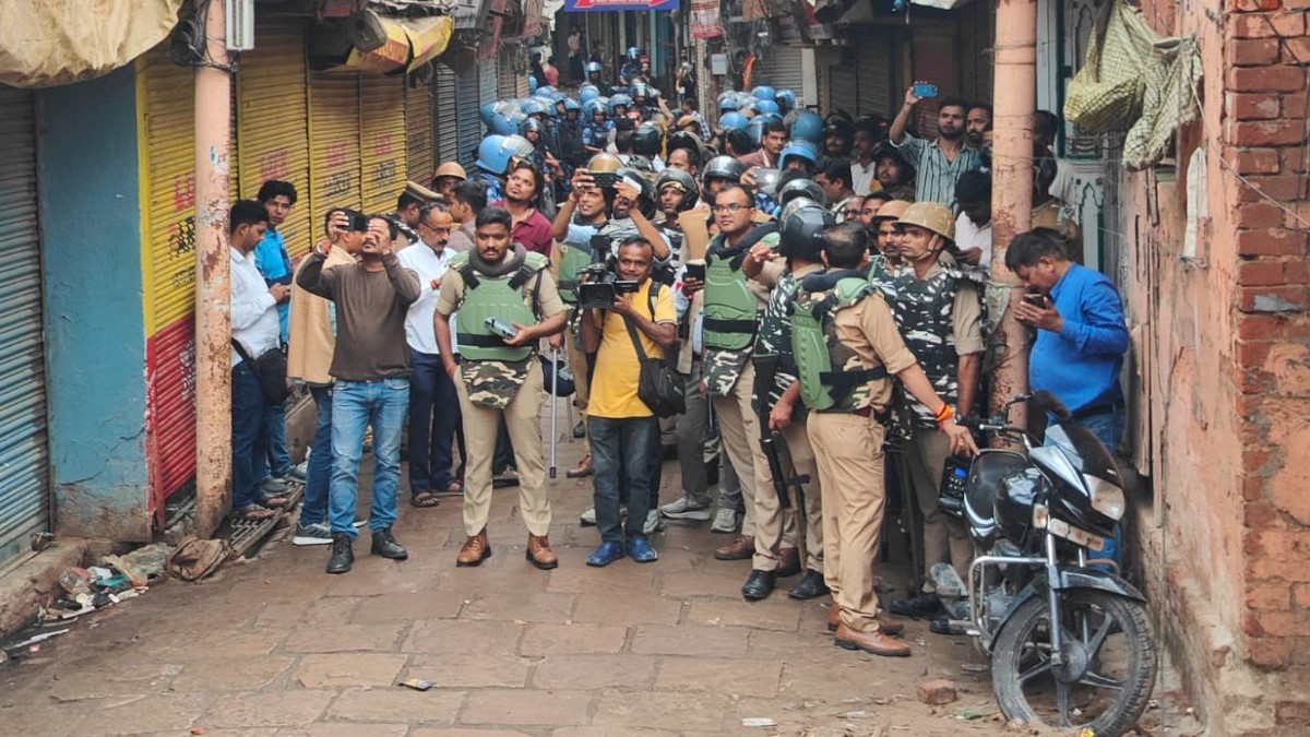 widening work begins in dal mandi creating panic among traders