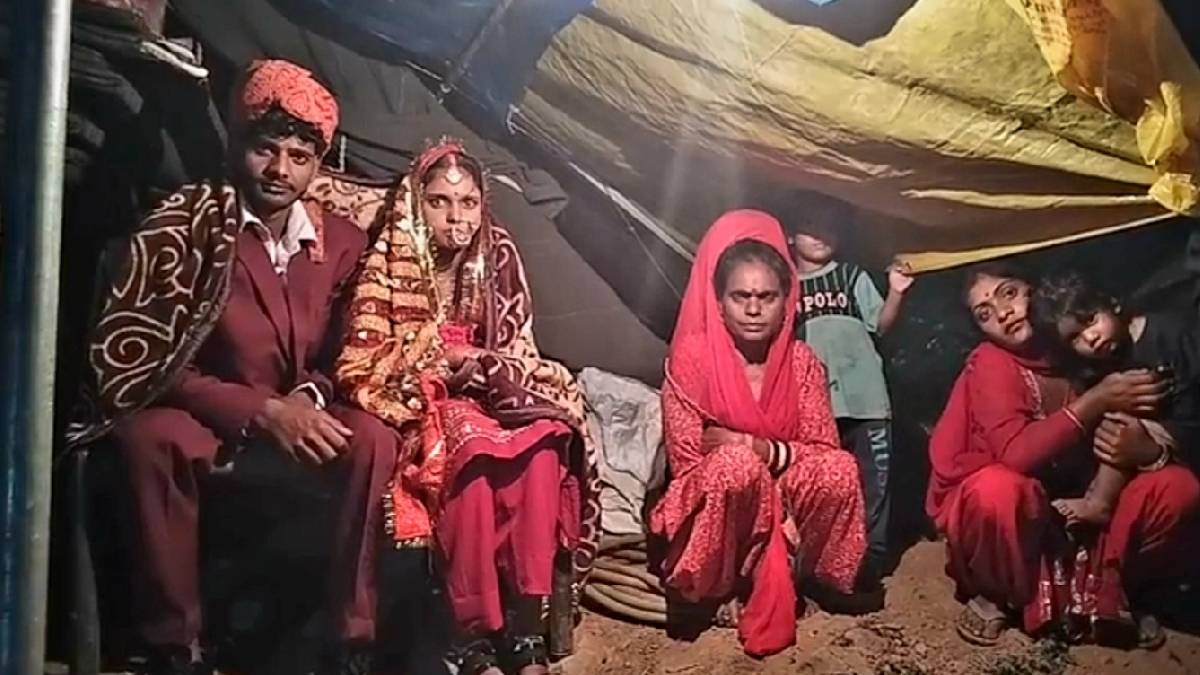 jammu and kashmir love story landslide victim finds love gets married in tent