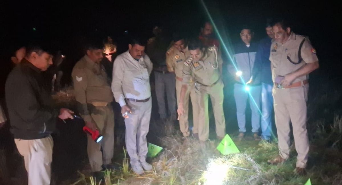 mainpuri police encounter with cow smugglers four arrested 74 cattle rescued