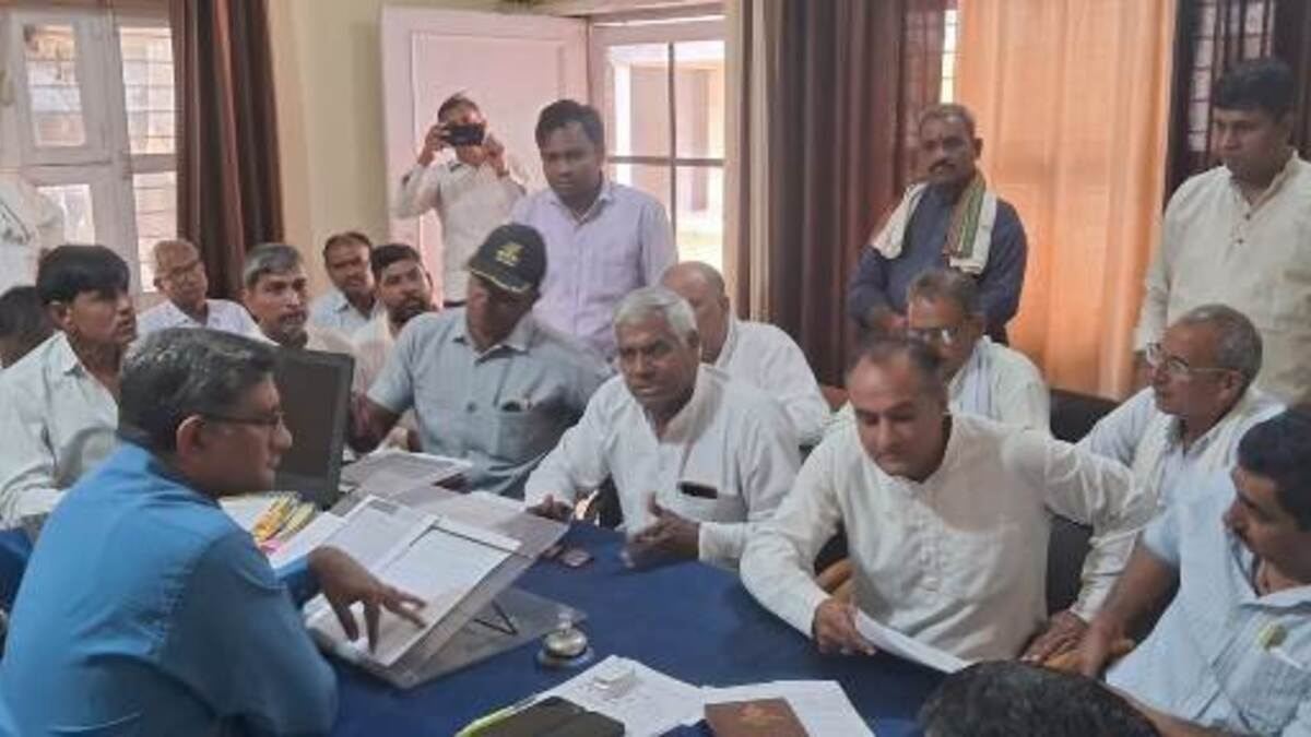 mahendragarh pwd mechanical employees union protest continues