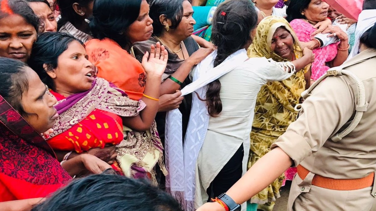 chandauli two drowned in chandraprabha river while taking selfie bodies recovered